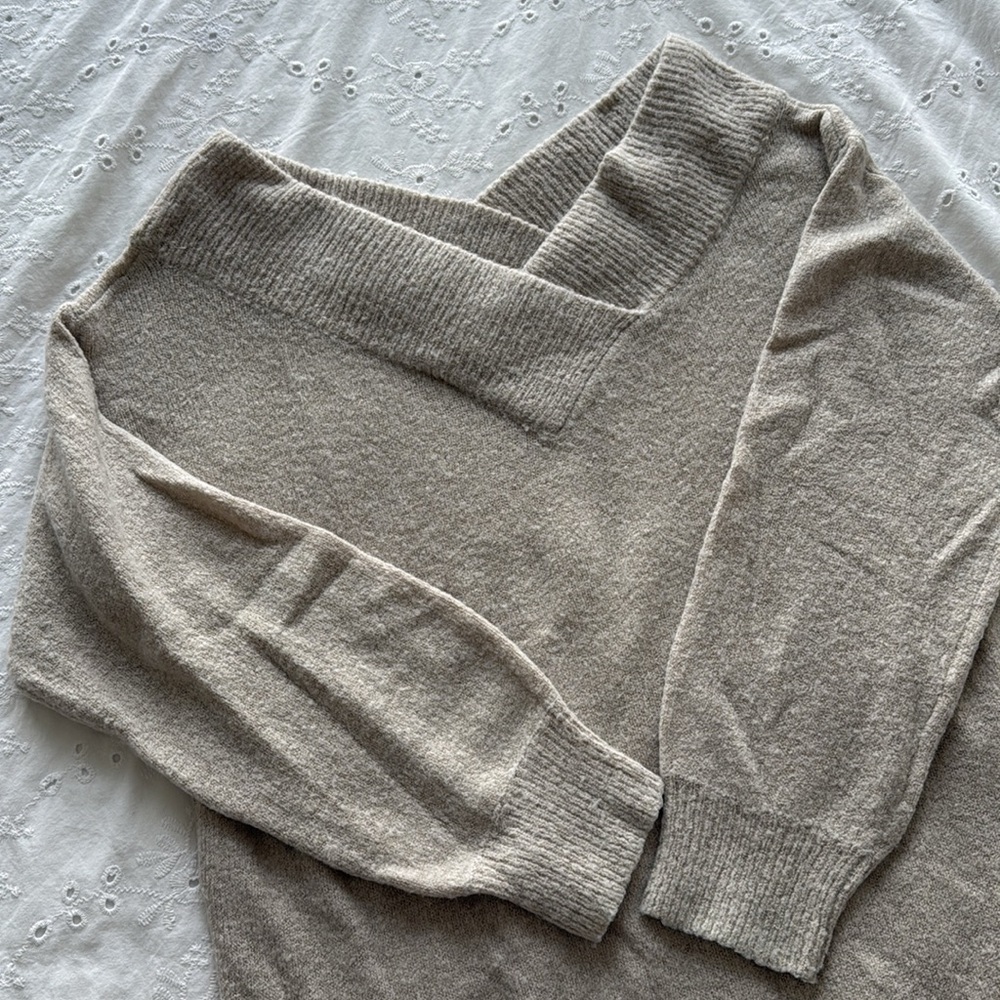 Off-The-Shoulder Sweater (Size S) - Picture 2 of 3